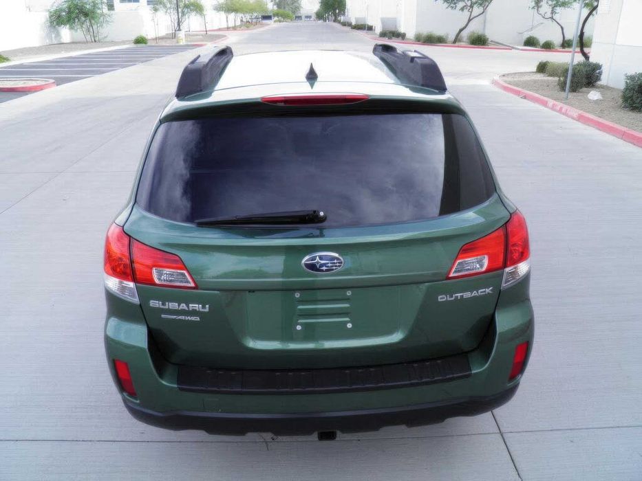 Subaru Outback 2.5I Limited      2013