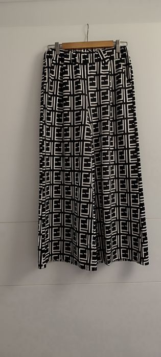 Black and White Wide-Leg Pants (Used)