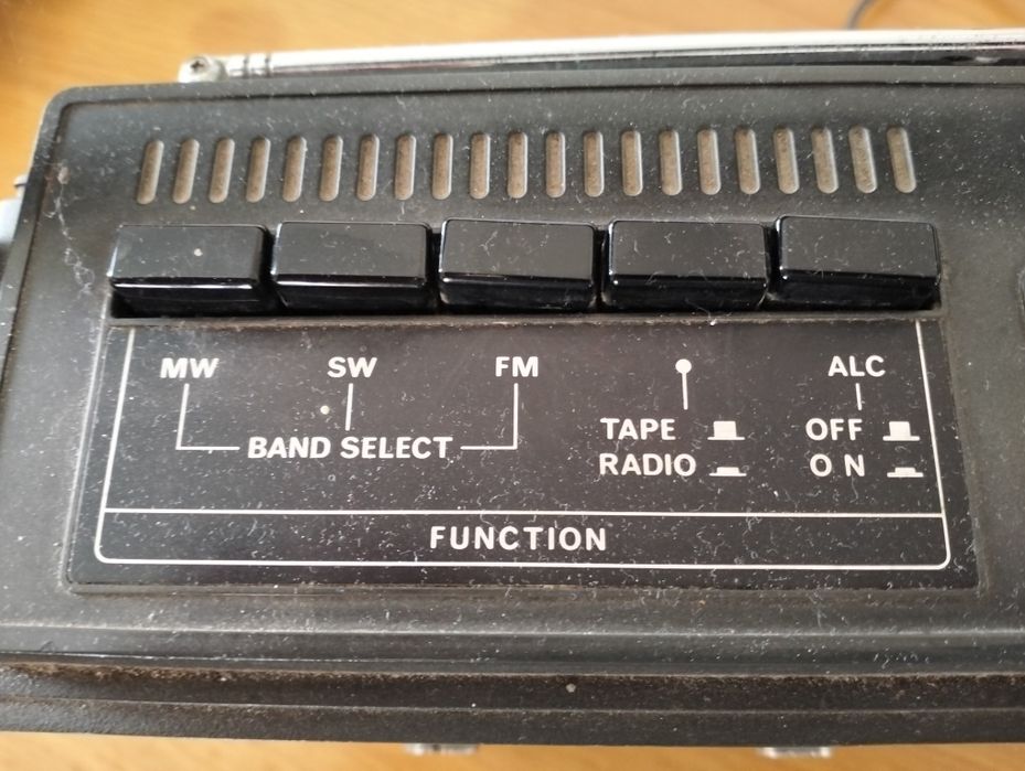 Vendo radio antigo