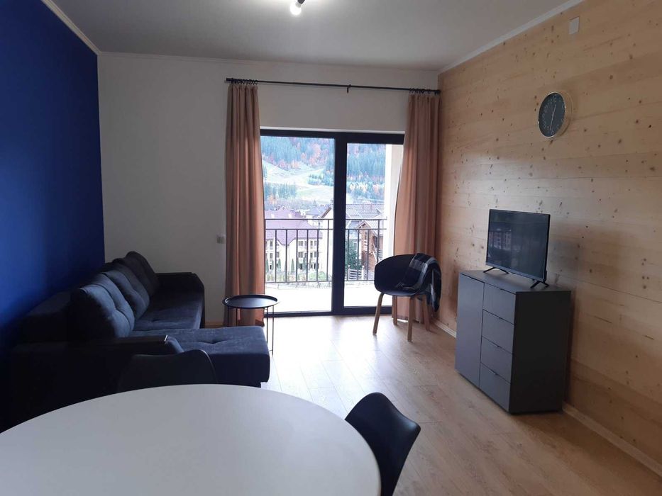 Апартаменти з кухнею в Поляниці. Вид на гори з вікна.