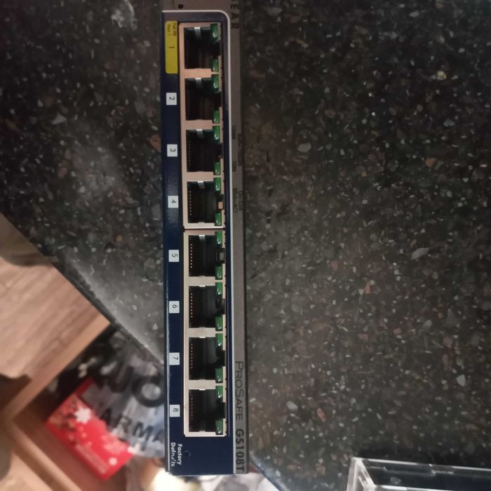 Коммутатор Netgear GS108T (GS108T-300PES)