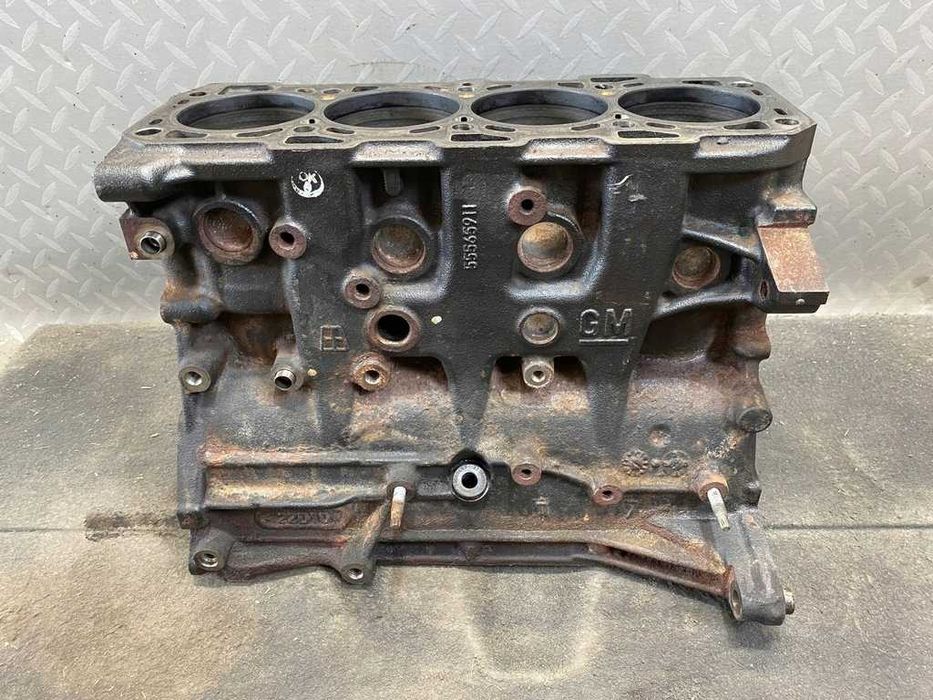 Блок двигуна Opel Insignia 2.0 cdti Опель Інсігнія голий блок