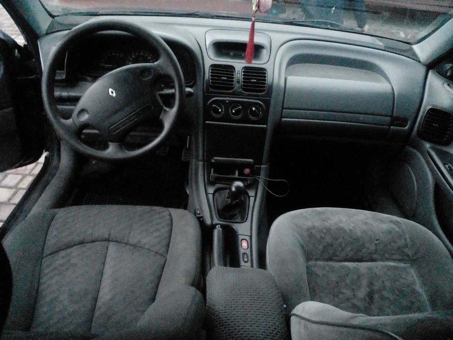 Renault laguna 1