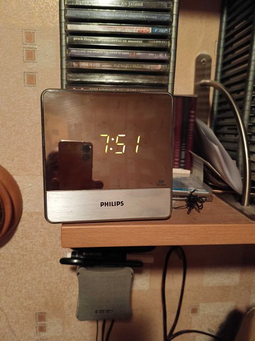 Часы Philips настольные