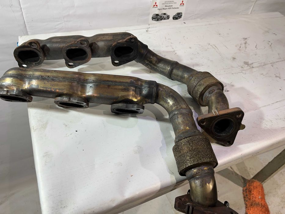 Колектор випускной 3.0 ОМ 642 Mercedes-Benz правий лівий