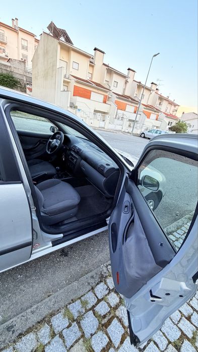 SEAT TOLEDO 1.6 com revisao e documentacao em dia