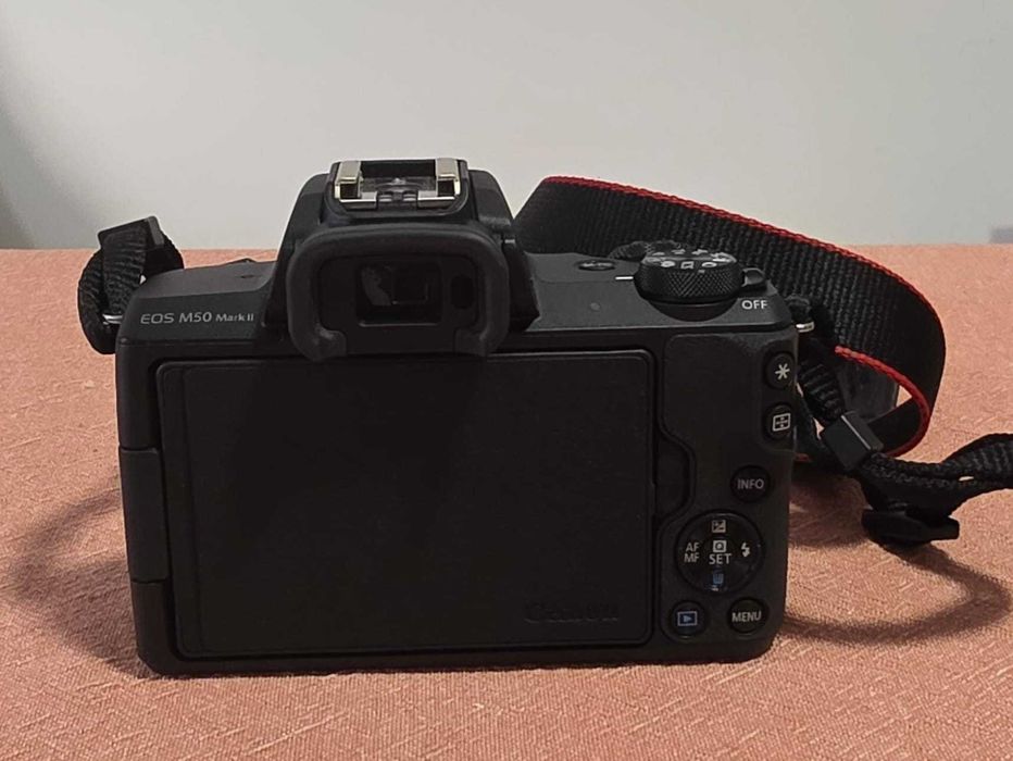 Kit Máquina Fotográfica CANON EOS M50 MII + M15-45 (APS-C)