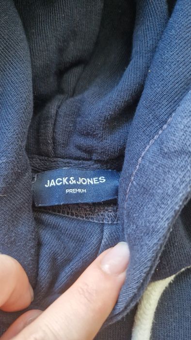 Granatowa bluza z kapturem Jack & Jones w rozmiarze M.