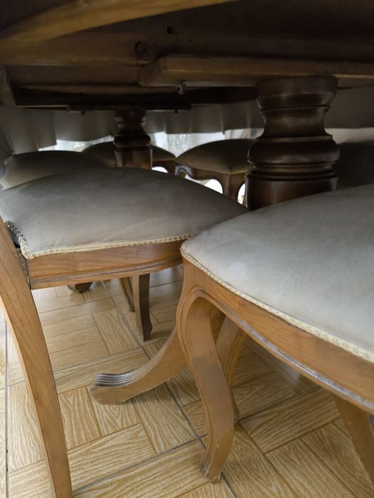 Mesa de sala com 6 cadeiras