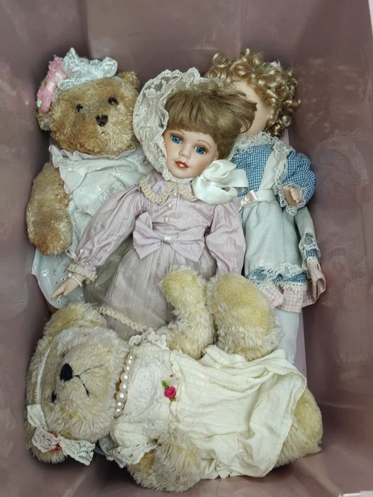 Stare lalki kolekcjonerskie