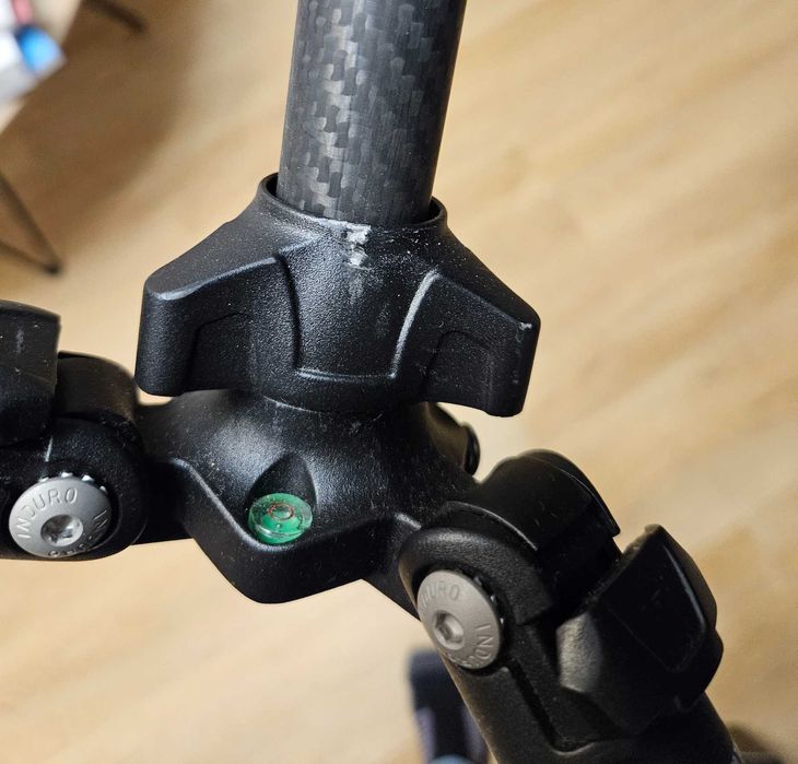 Karbonowy statyw fotograficzny Induro GTT104M1 z głowicą BHM1