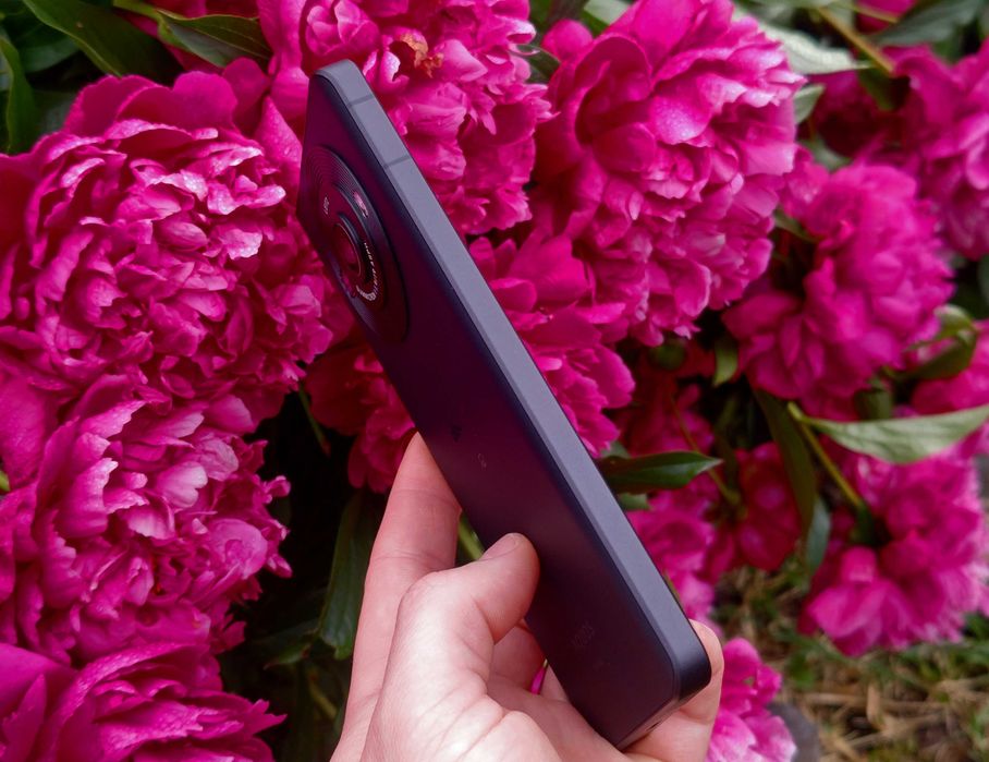 Смартфон Sharp AQUOS R8 Pro (2sim,Leica 1", 6.6"240Гц, NFC 12\256gb IP68, 5000ma)