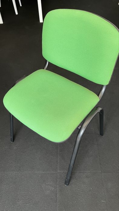 Duas Cadeiras verdes como NOVAS