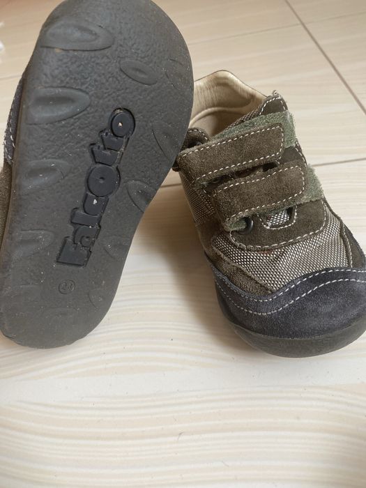 Детские кроссовки, макассины