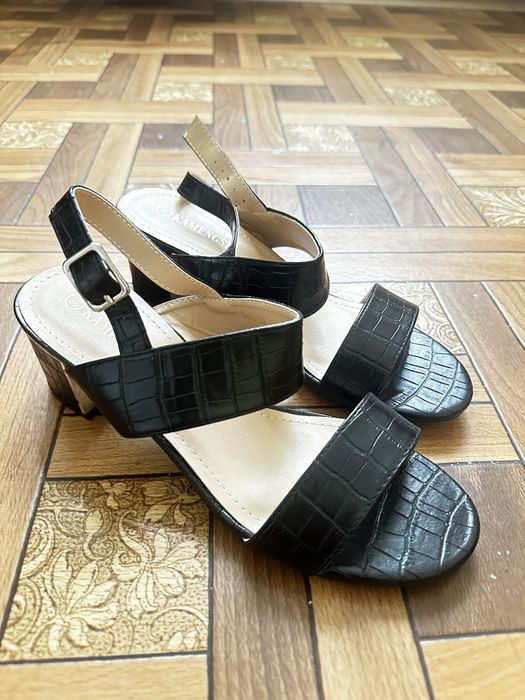 босоніжки розмір 39