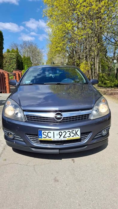 Opel Astra GTC 1.6 105Km ZADBANY