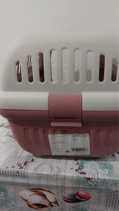Vendo caixa de transporte rosa