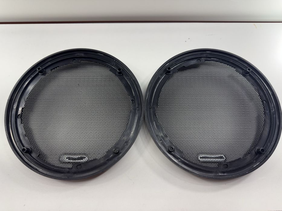 Автомобільні сітки Celsior на динаміки 16 см