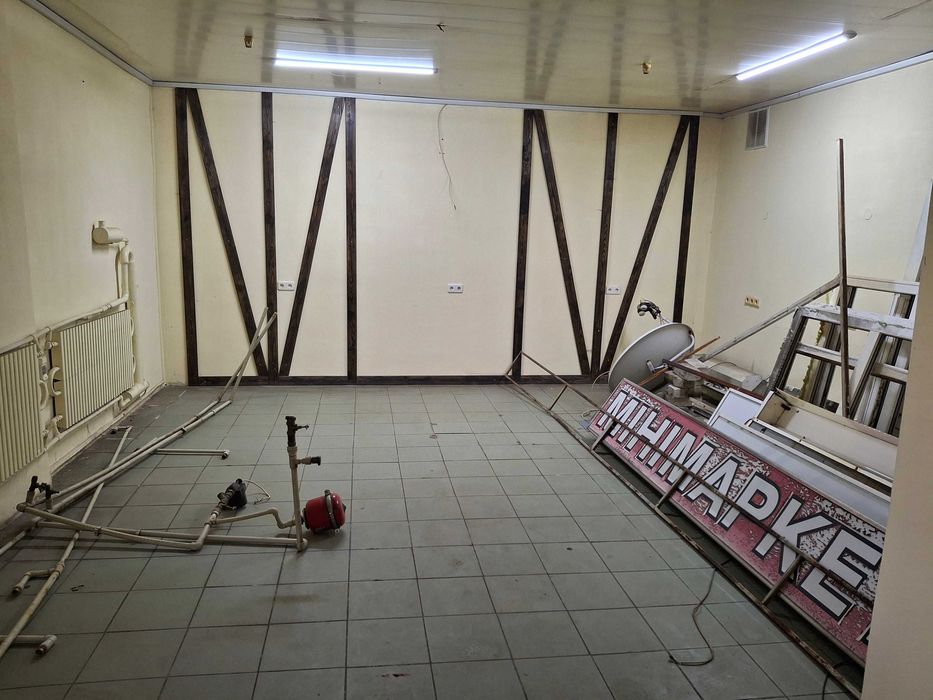 Аренда под кафе, магазин, круг 11 троллейбуса м. Вокзальная 8 мин.