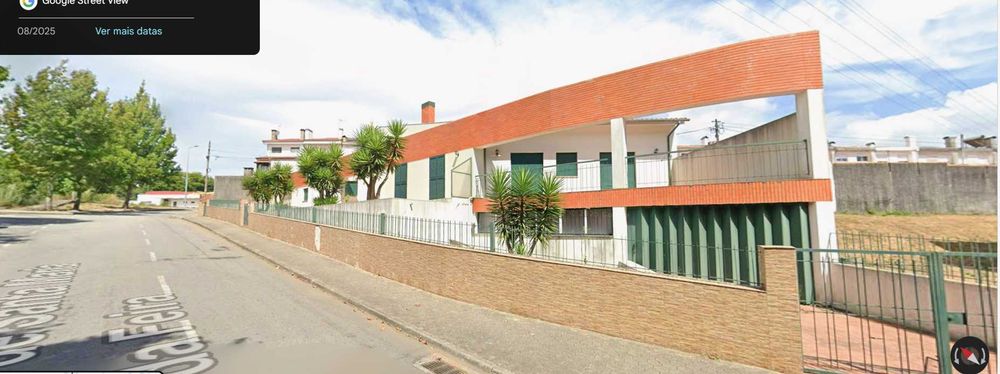 Moradia V4 térrea em São João da Madeira