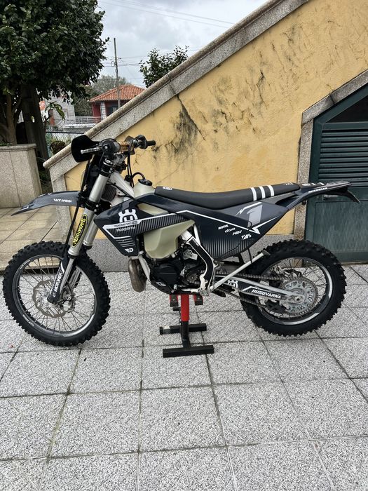 Husqvarna 300 TPI Matriculada