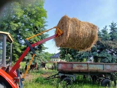 Ładowacz do bel samopoziomujący