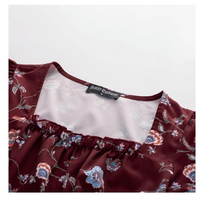 SCARLET DARKNESS, gotycka sukienka z kwadratowym kołnierzykiem i paski