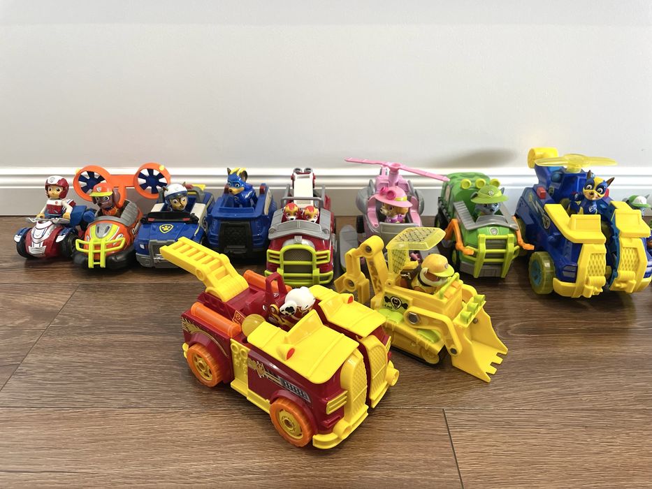 10 pojazdow Psi Patrol plus figurki