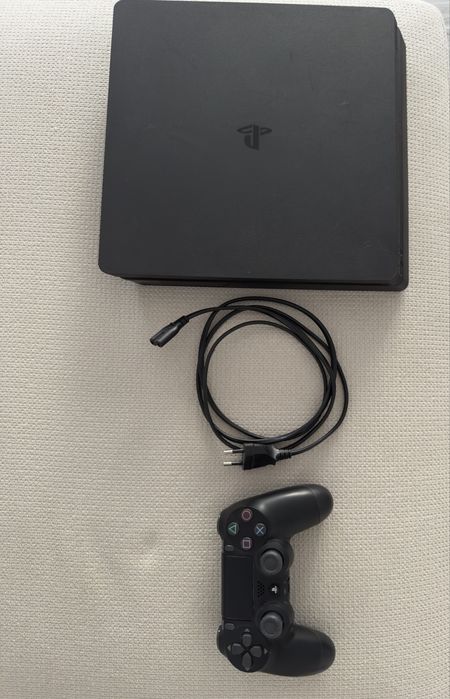 Vendo playstation 4 Slim 500gb
