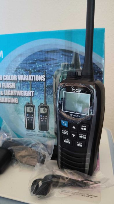 ICOM IC-M25 VHF Marítimo Flutuante IPX7 | Novo Completo | Made in Japan