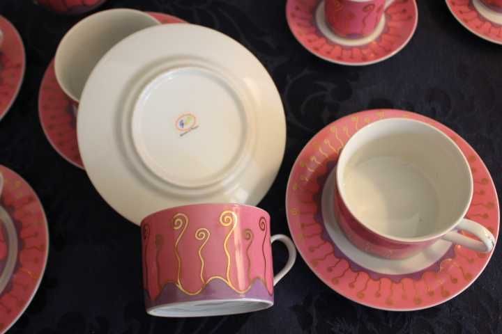 Chávenas almoçadeiras e de café , 6  de cada a 20€ cada conjunto