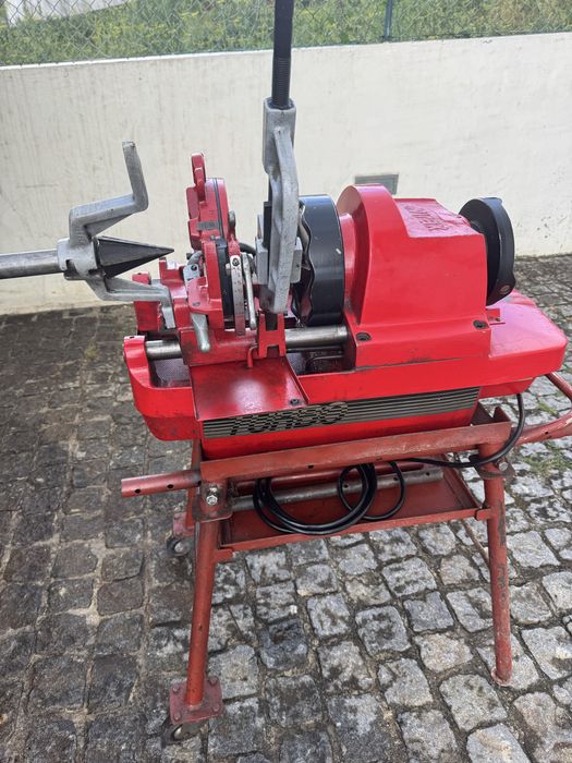 Maquina de roscar