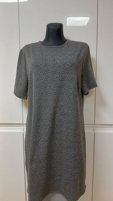 Sukienka - dzianinowa Izabel London 44
