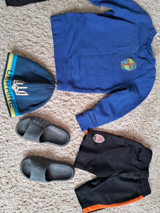 Отдам вещи на мальчика 4-5 лет +игрушки машинки