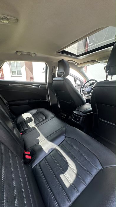 Автомобіль Ford Fusion 2013