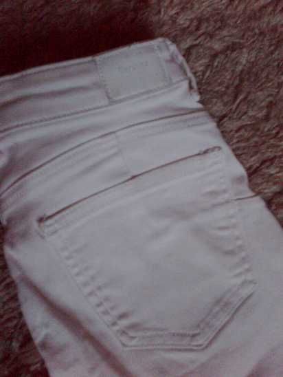 Spodnie białe czarne rurki skinny push up elastyczne Bershka 36 ideał