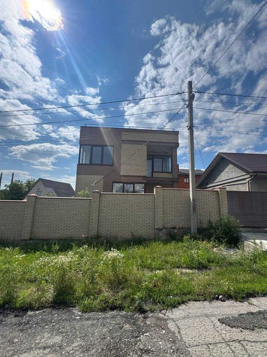 Продам будинок на вул. Федора Панка, буд. 62
