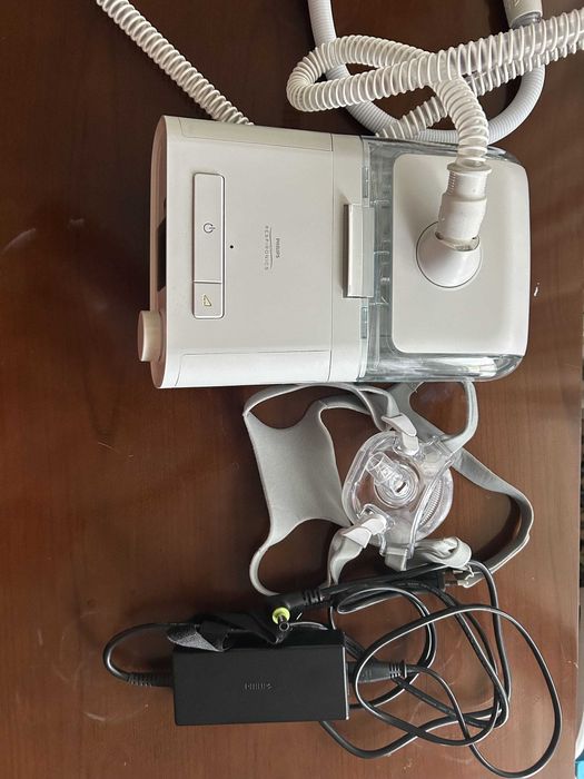 Aparat CPAP DreamStation Philips z nawilżaczem i maską