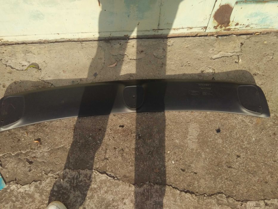 Спойлер багажника Ford