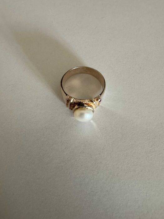 Pierścionek z perłą