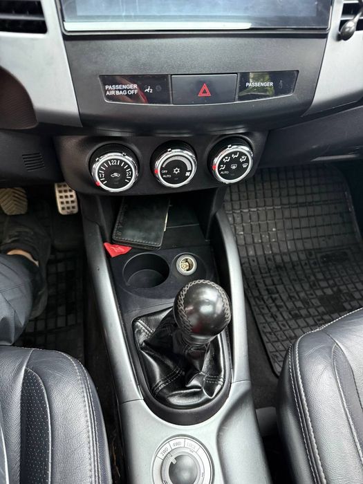 Mitsubishi outlander XL