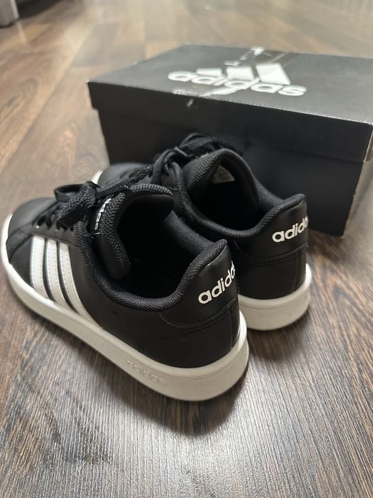 Кросівки Adidas оригінал