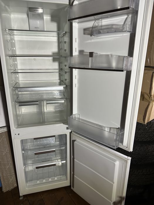 Lodówka Electrolux do zabudowy 177 cm