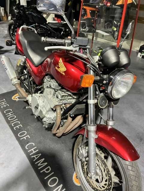 Honda CB750 Seven Fifty (1992) – Clássica Nacional com poucos quilometros