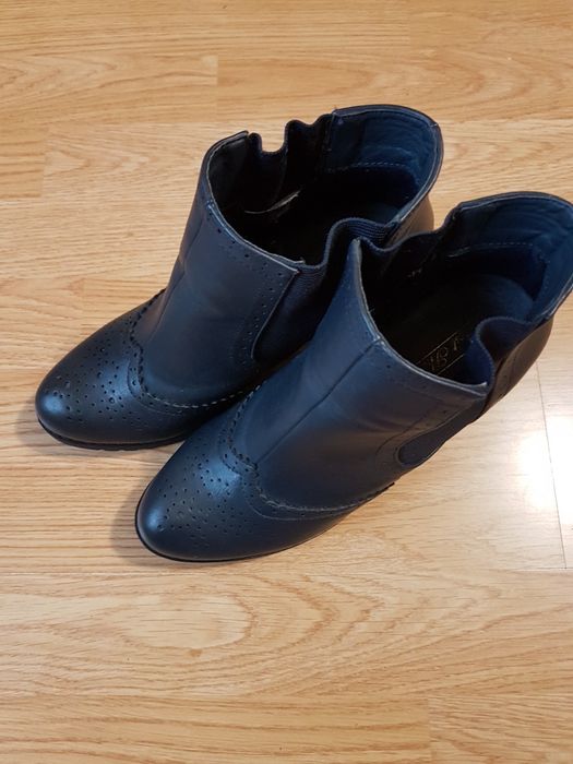 Botki na słupku 38r