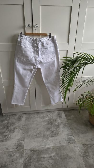Białe spodnie Topshop Straight mom jeans z wysokim stanem XL