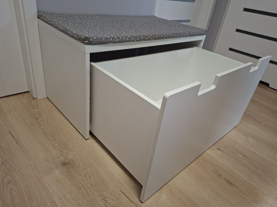 Ławka z pojemnikiem na zabawki z poduszką skrzynia Ikea Smastad