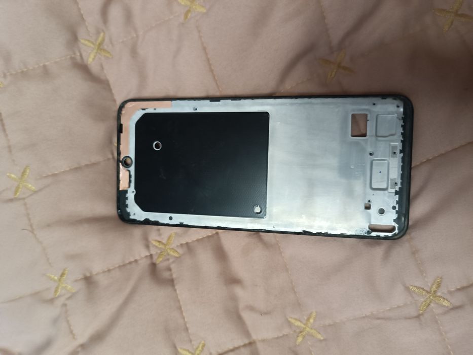 Poco X6 Pro рамка дисплея