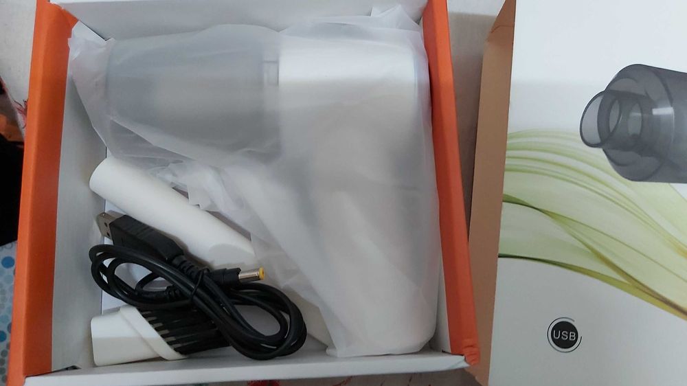 Vendo aspirador de carro,recarregável.