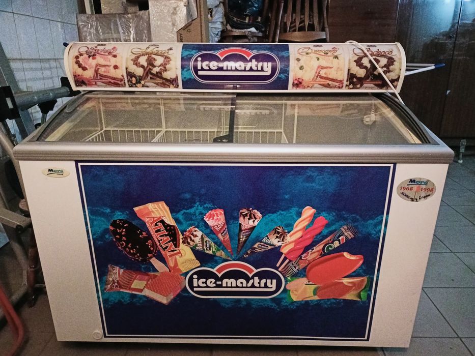 Zamrażarka skrzyniowa przeszklona ,przesuwne szyby około 250l